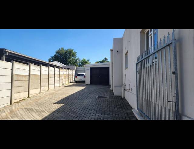 BUSINESS FOR SALE IN BERGZICHT